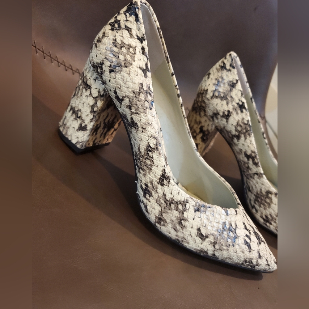 1.Statr sneak print 2 inch chunky heels size 7 worn once for 4 hours lik…